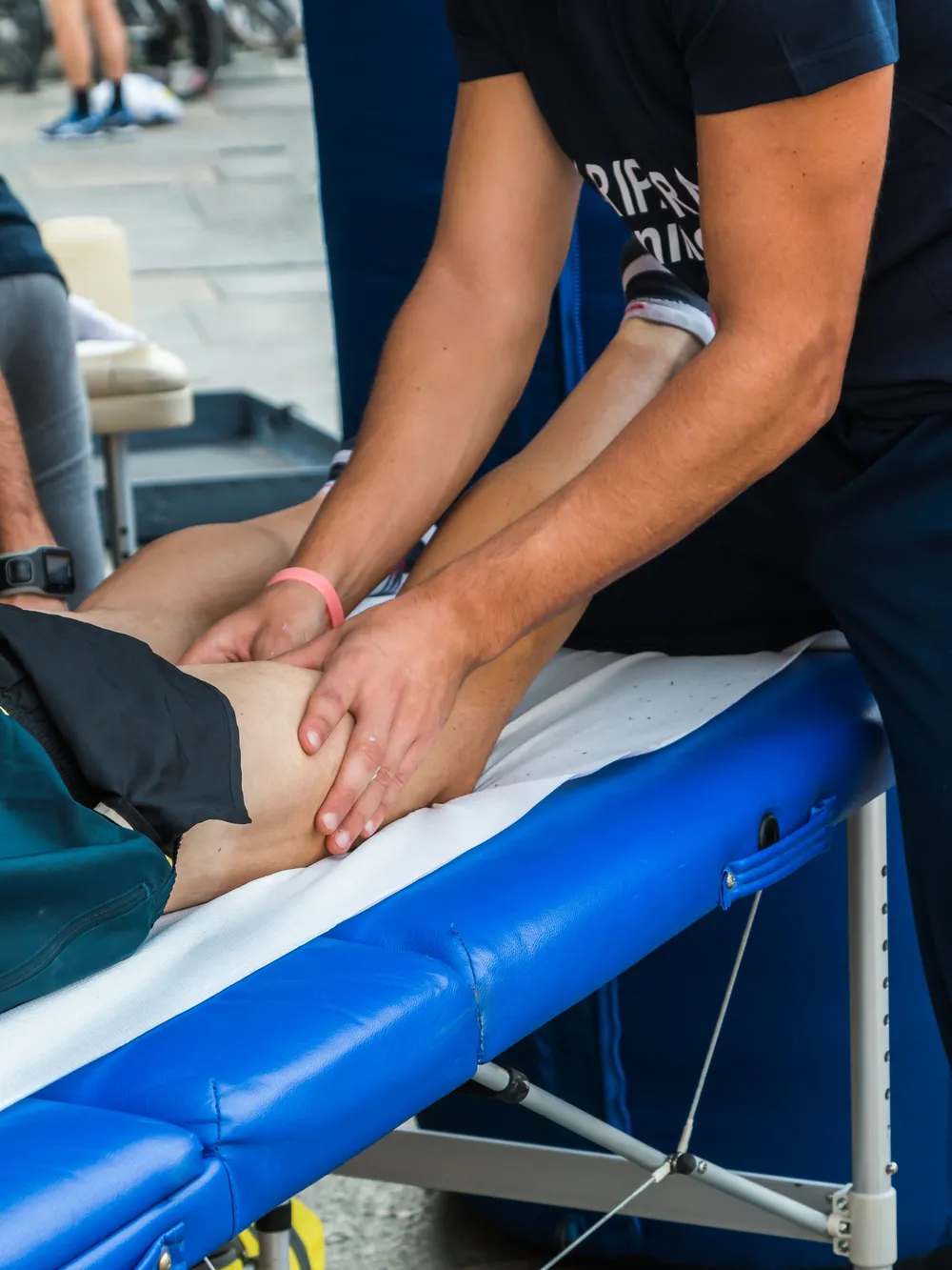 Massage sportif des jambes après l’effort